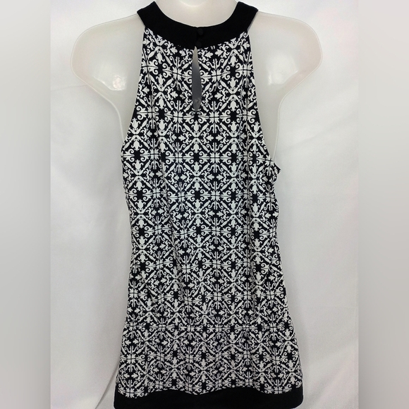 White House Black Market Monochrome Geometric Patterned Formal Blouse-(#395) - Picture 6 of 8